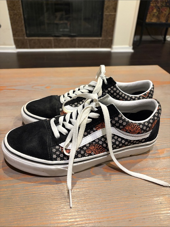 Vans Shoes - Vans Woman’s Black Floral Low-Top Lace-Up Sneakers